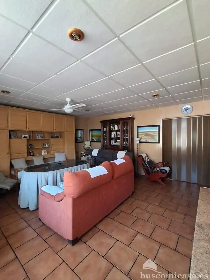 Sala d'estar de Casa o xalet en venda en Loja amb Aire condicionat, Jardí privat i Terrassa
