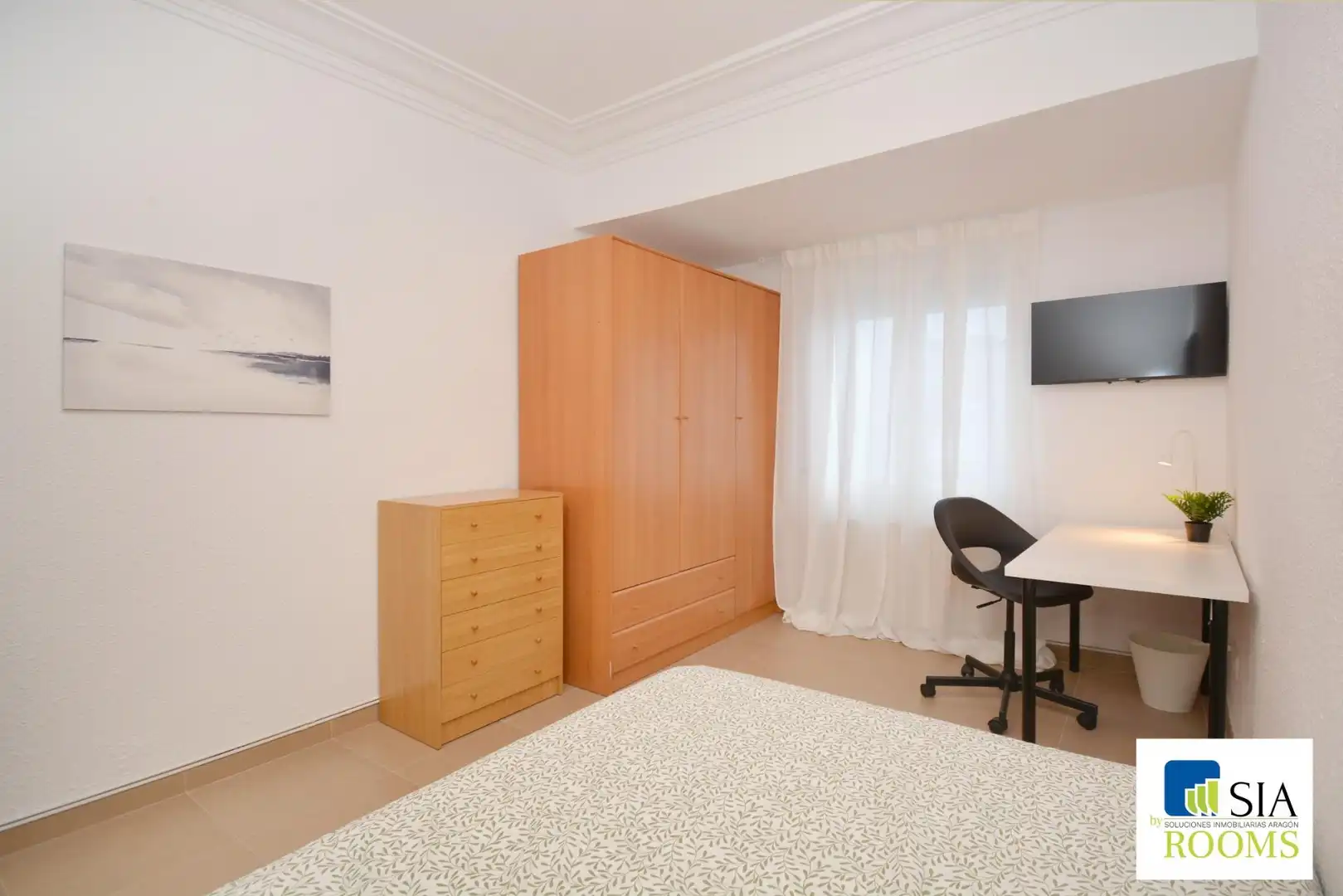 Room in Calle LATASSA, FELIX, 26, Universidad San Francisco