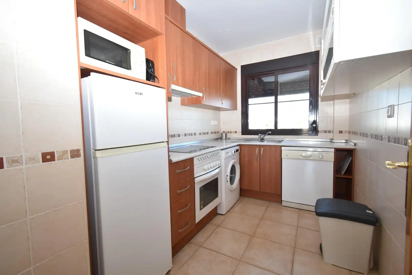 Cocina de Ático en venta en Chiclana de la Frontera con Jardín privado, Terraza y Amueblado