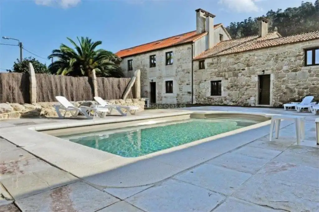 Piscina de Casa o chalet en venta en Lousame con Calefacción, Jardín privado y Parquet