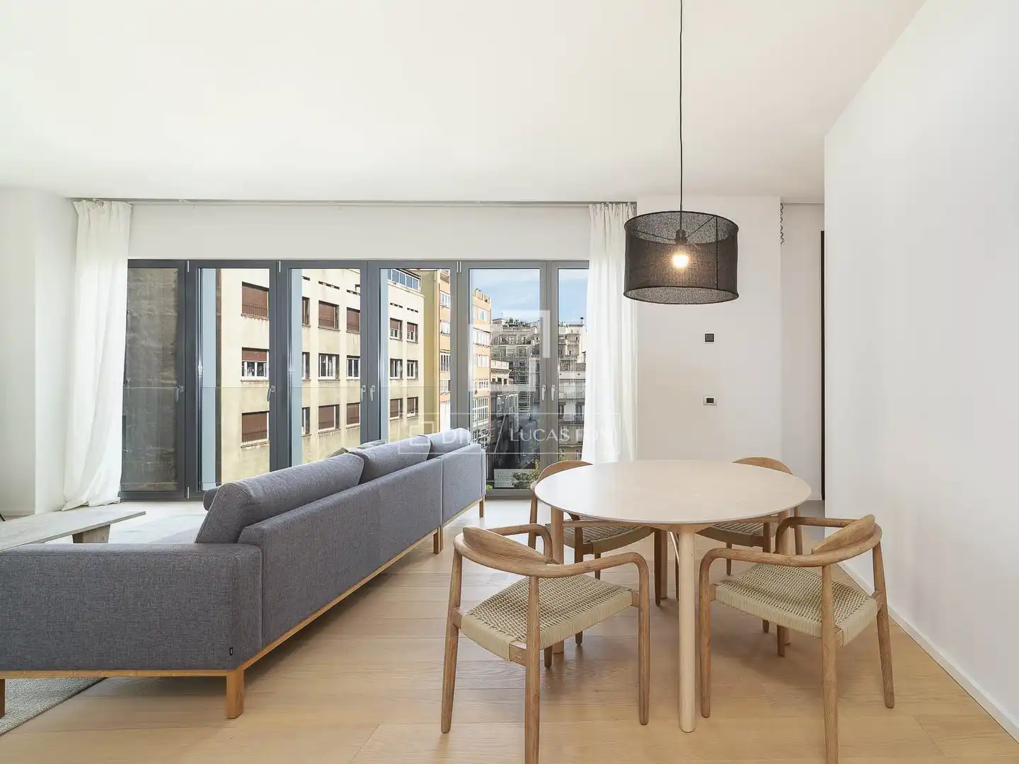 Sala de estar de Piso en venta en Barcelona con Aire acondicionado, Calefacción y Parquet
