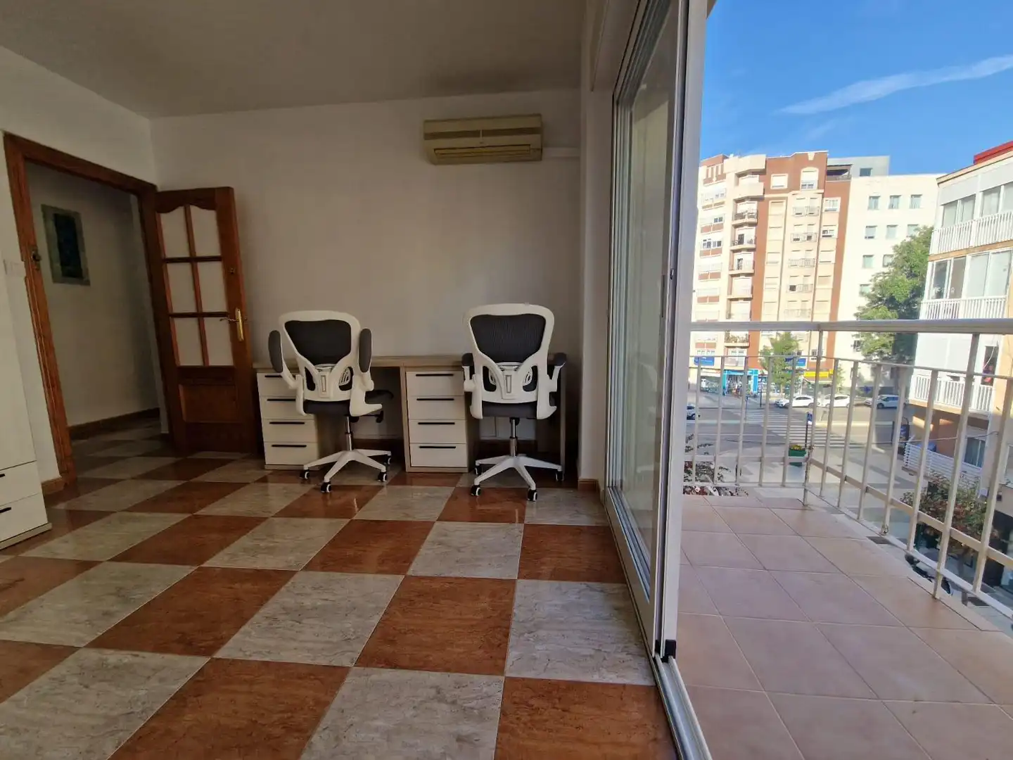Habitació a Calle PINTOR BALACA, 56, Ensanche