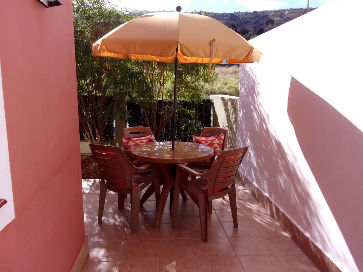 Adosado con terraza en alquiler en Calle las Candias Altas 25