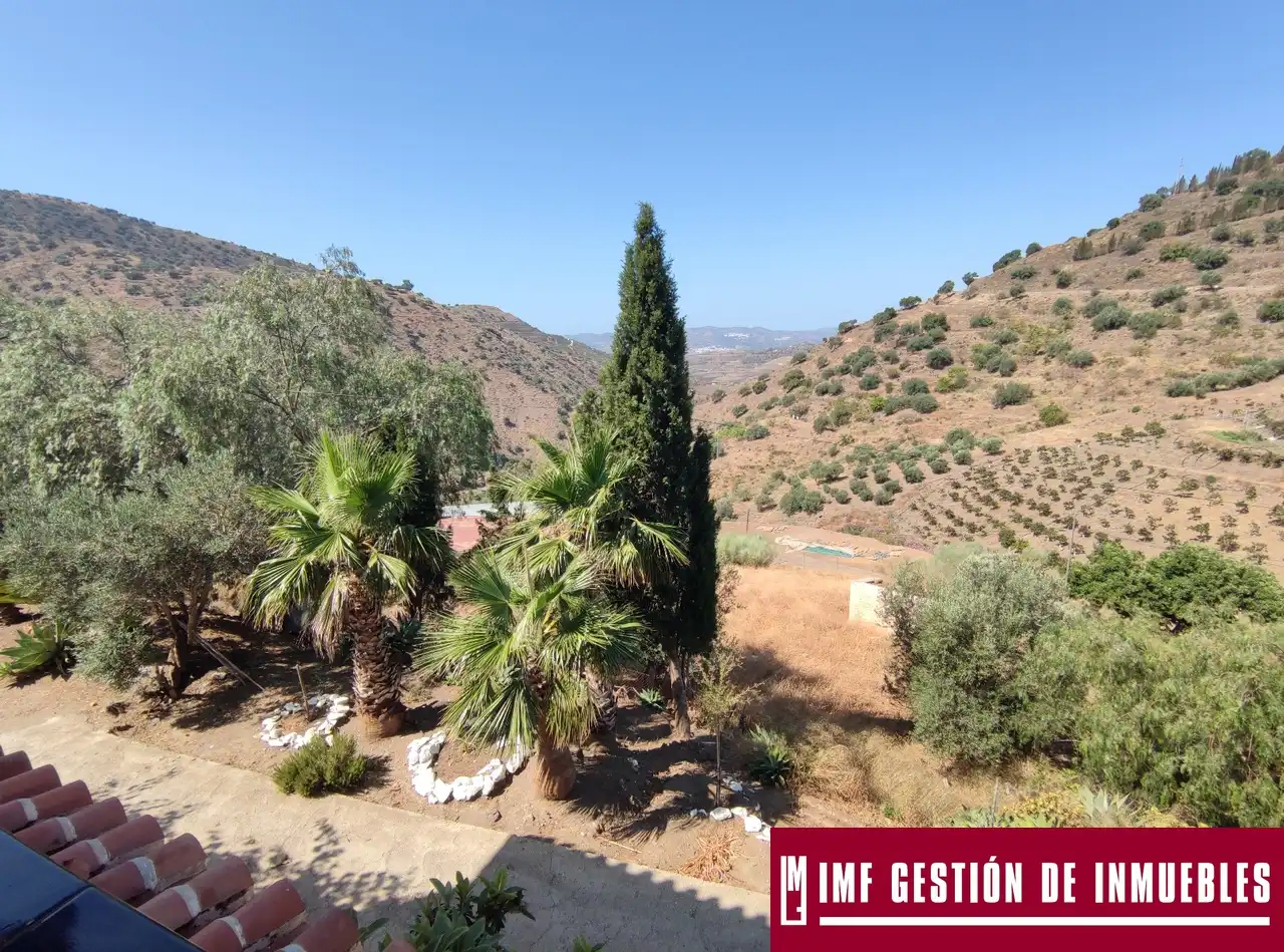 Jardín de Finca rústica en venta en Canillas de Aceituno con Jardín privado, Terraza y Amueblado