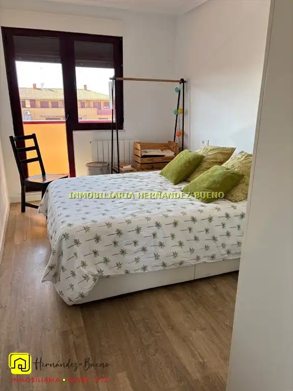 Habitación de Dúplex de alquiler en Salamanca con Calefacción, Terraza y Piscina