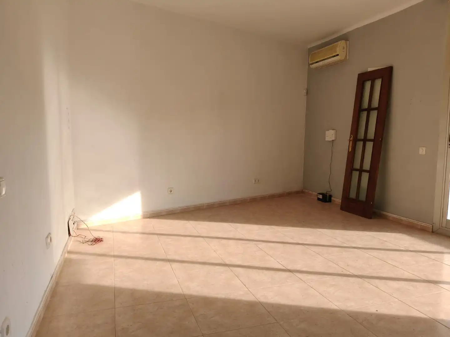 Flat with terrace for sale in Avinguda Maresme, imagen 2