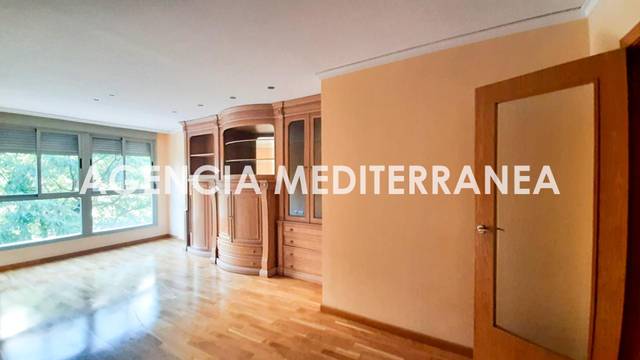 Piso en Venta en  VILANOVA D'ALCOLEA en Avenida de Valencia - Avenida de Casalduch