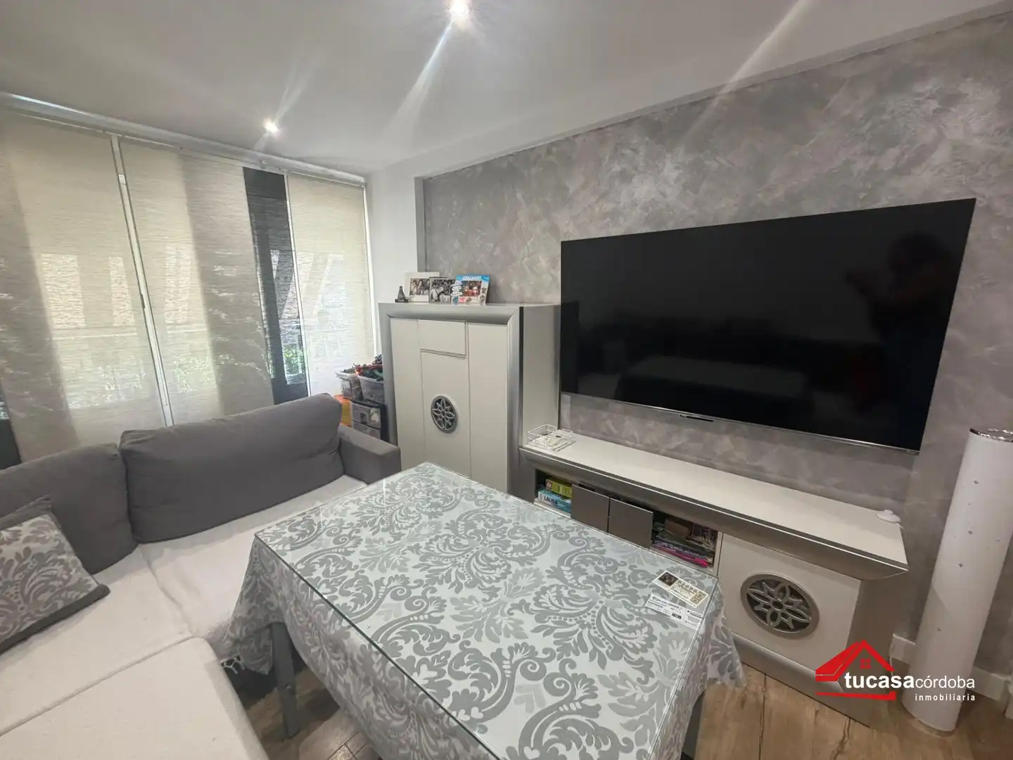 Sala d'estar de Pis en venda en Córdoba amb Calefacció