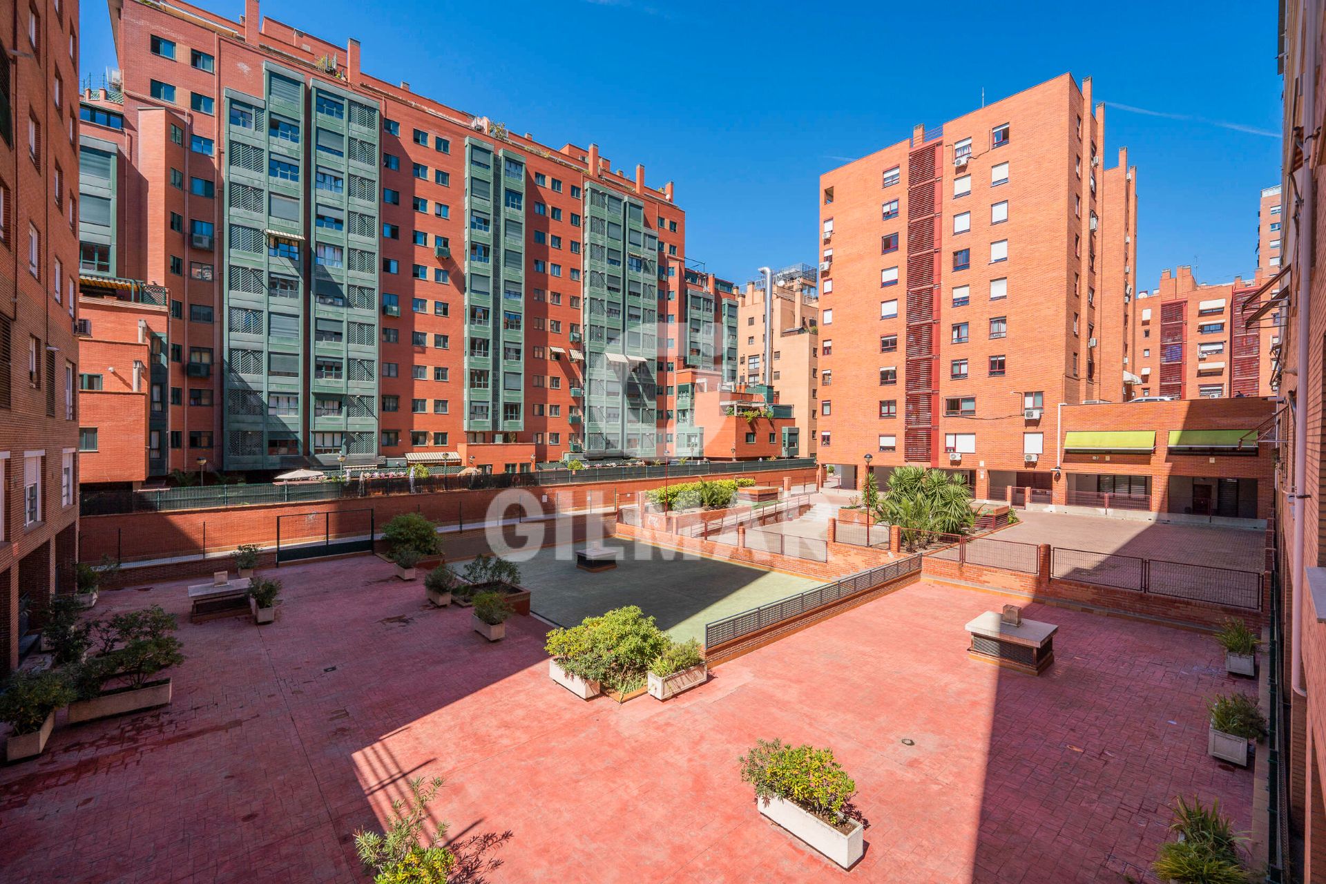 Vista exterior de Piso en venta en  Madrid Capital con Calefacción