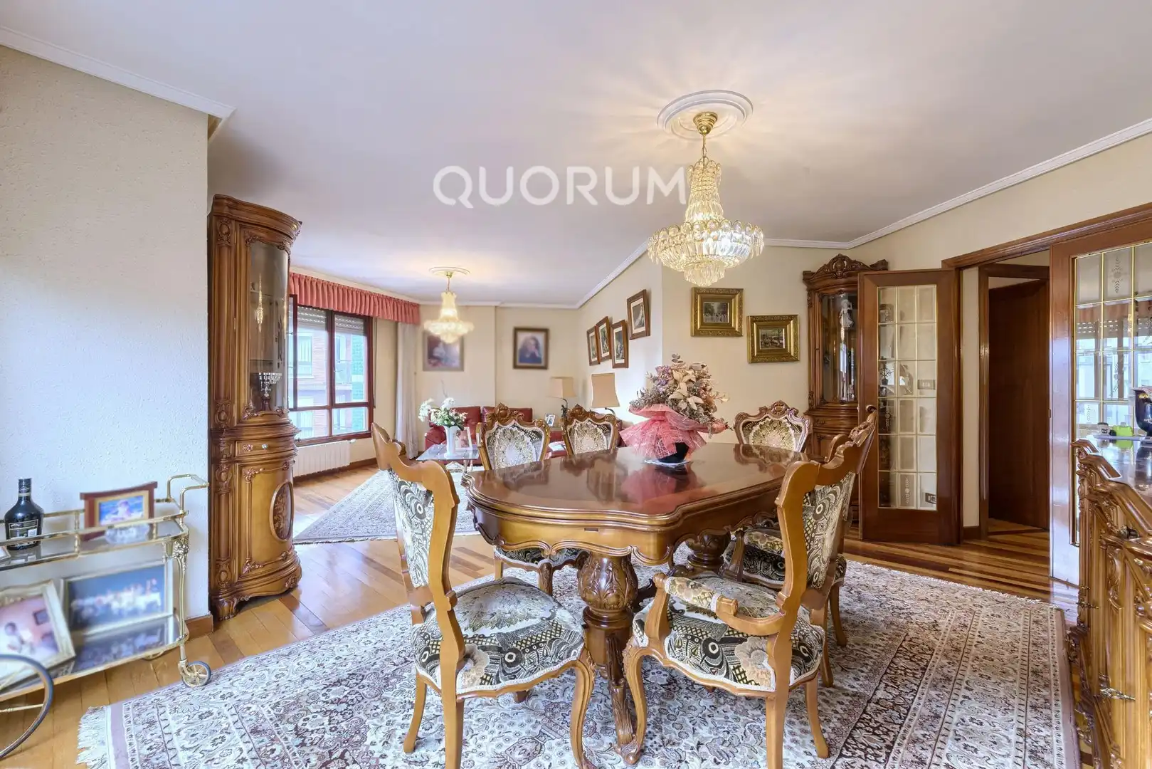 Comedor de Piso en venta en Basauri  con Calefacción, Terraza y Amueblado