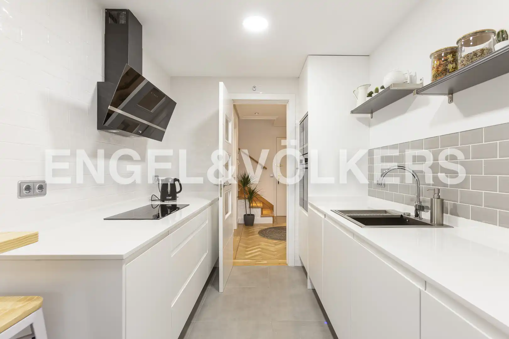 Kitchen of Attic for rent in Madrid  with Air Conditioner, Heating and Parquet flooring