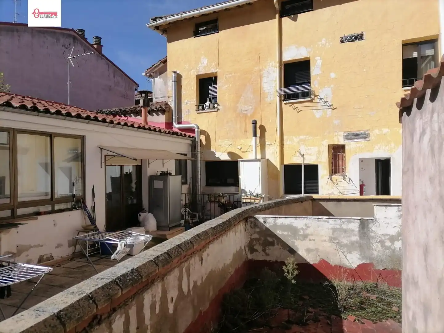 Vista exterior de Edificio en venta en Belorado