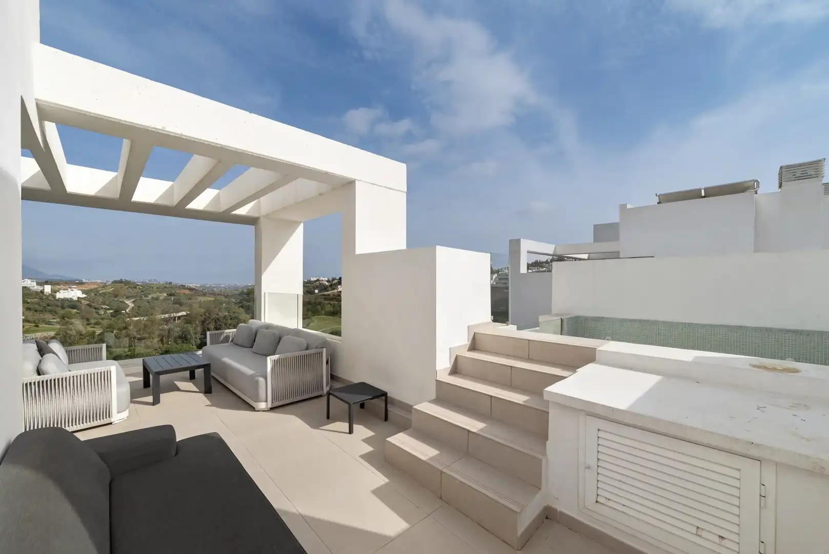 Terrasse von Dachboden zum Verkauf in Mijas mit Klimaanlage, Terrasse und Schwimmbad
