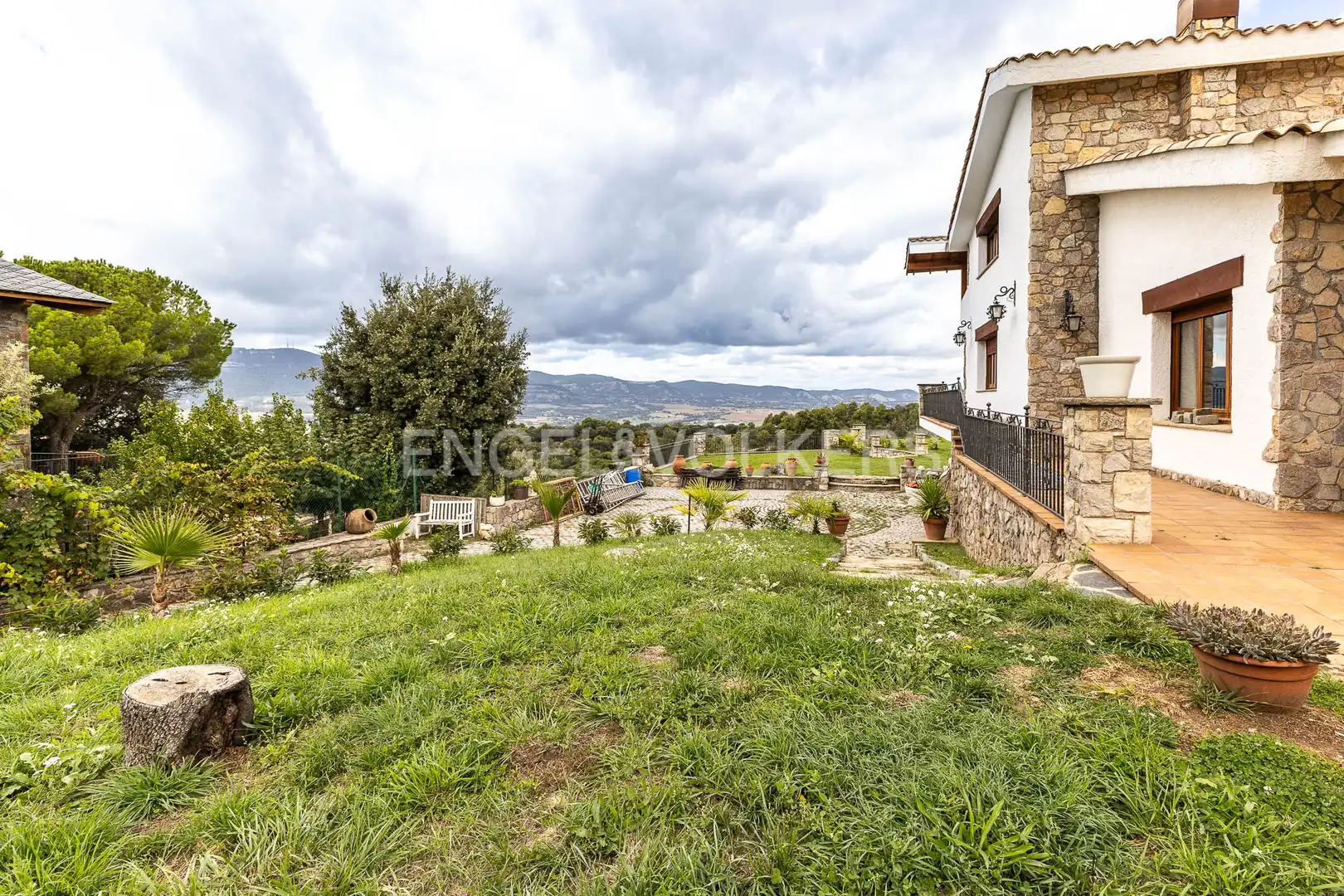 Vista exterior de Casa o xalet en venda en Seva amb Aire condicionat, Calefacció i Jardí privat