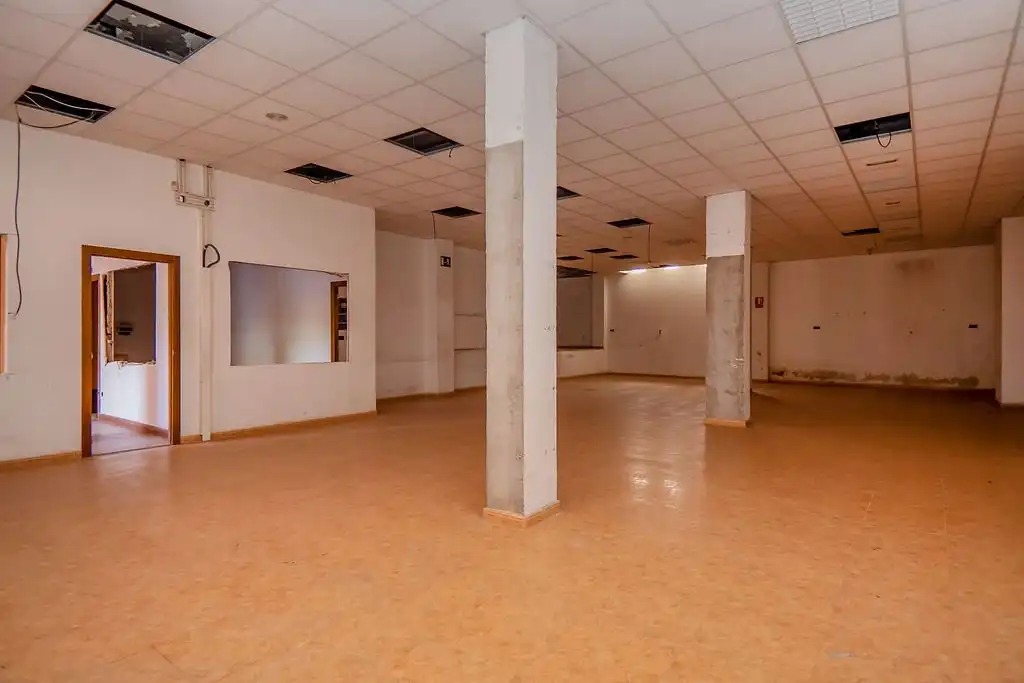 Commercial properties for sale in Calle Gallego, Puente Tocinos
