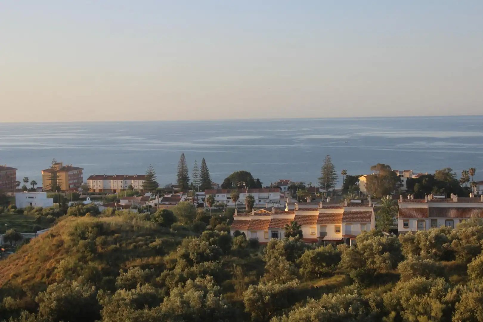 Vista exterior de Casa adosada en venta en Rincón de la Victoria con Aire acondicionado, Calefacción y Jardín privado