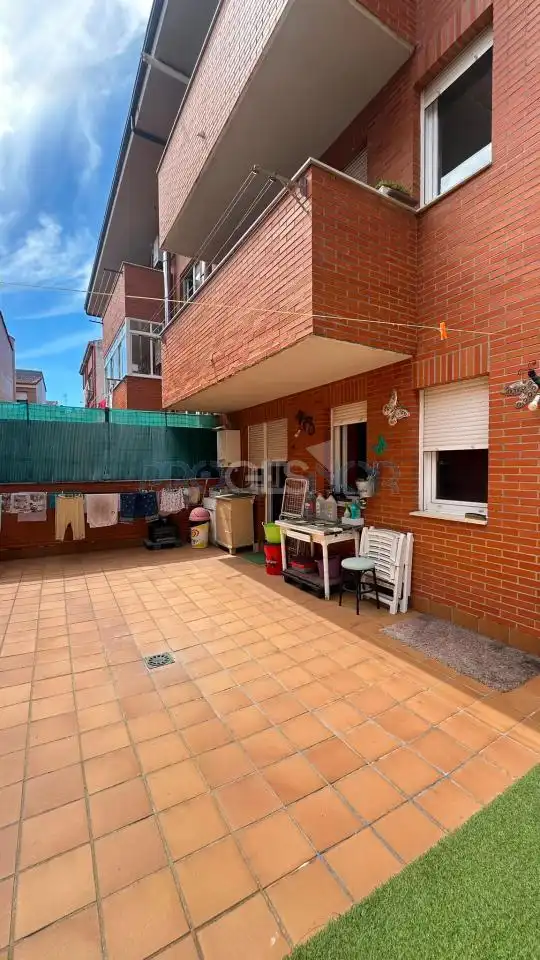 Vista exterior de Piso en venta en San Andrés del Rabanedo con Calefacción, Terraza y Trastero