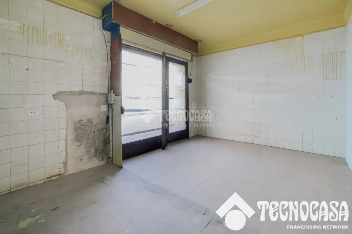 Local en venta en Badalona