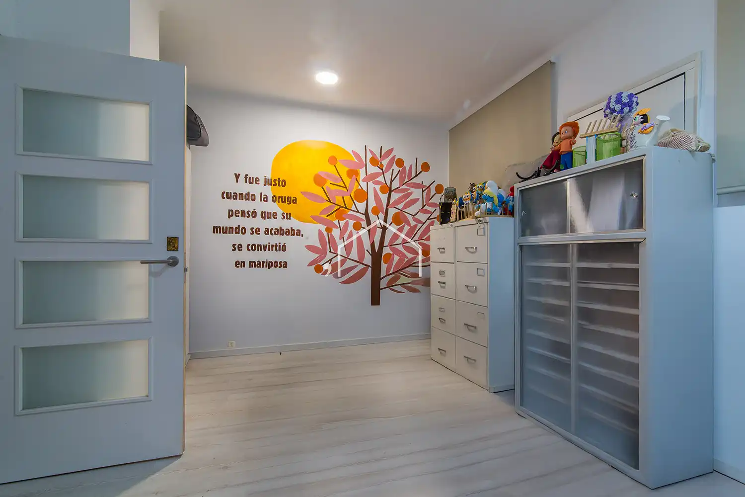 Bedroom of Industrial buildings for sale in Barcelona