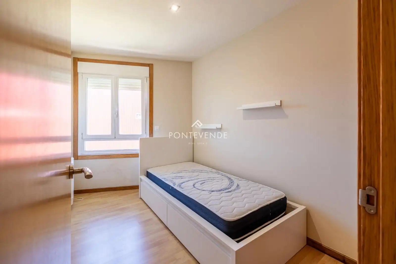 Habitación de Piso en venta en Marín con Calefacción