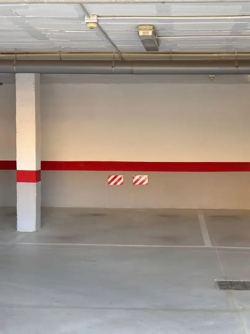 Parkplatz von Erdgeschoss zur Miete in Caleta de Vélez