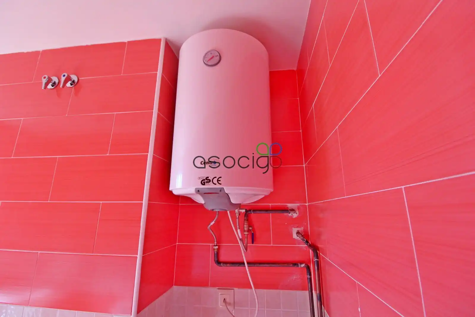 Baño de Casa adosada en venta en Albalate de Zorita con Calefacción y Jardín privado