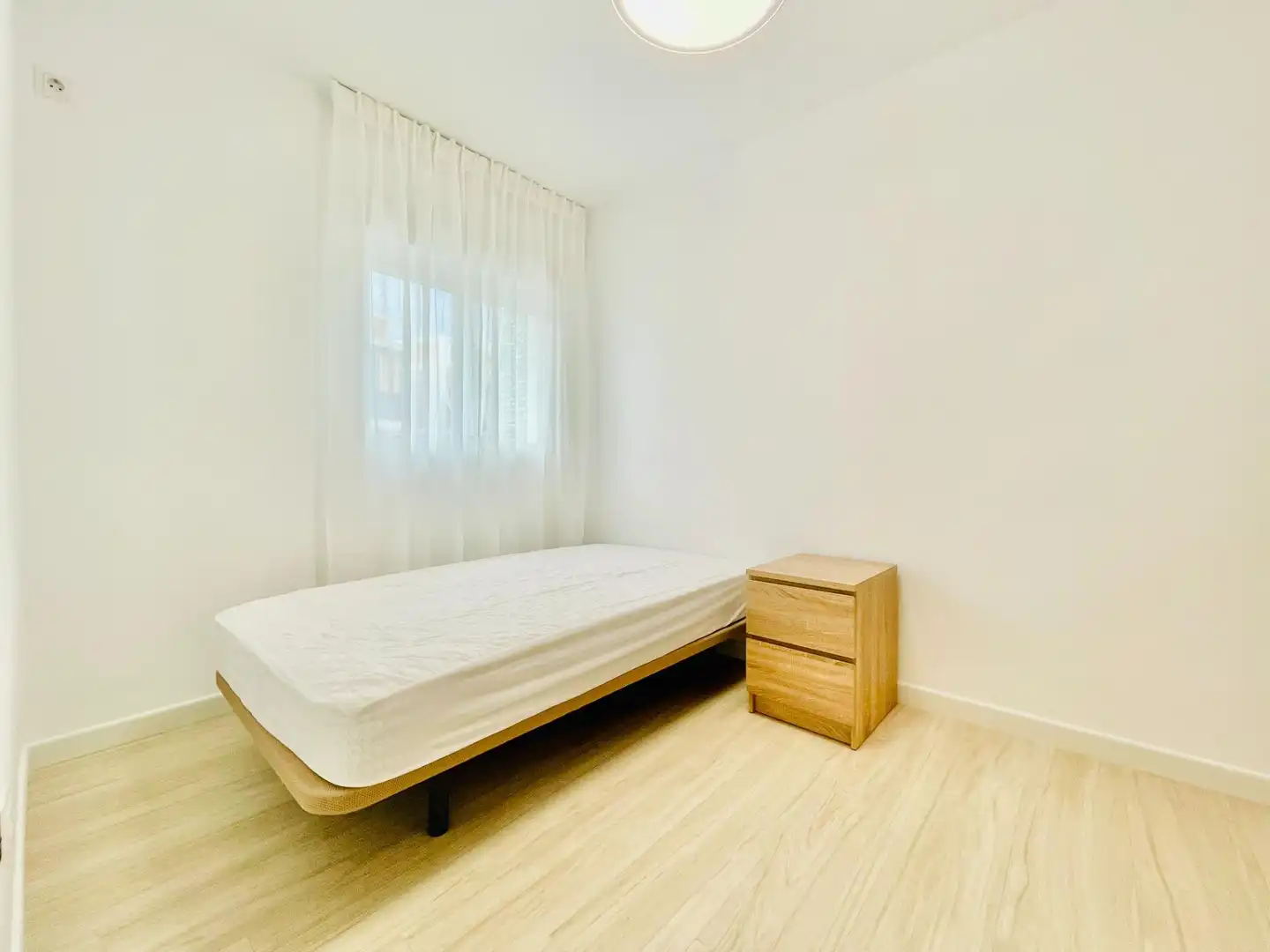 Schlafzimmer von Wohnung zur Miete in Córdoba mit Klimaanlage, Heizung und Terrasse