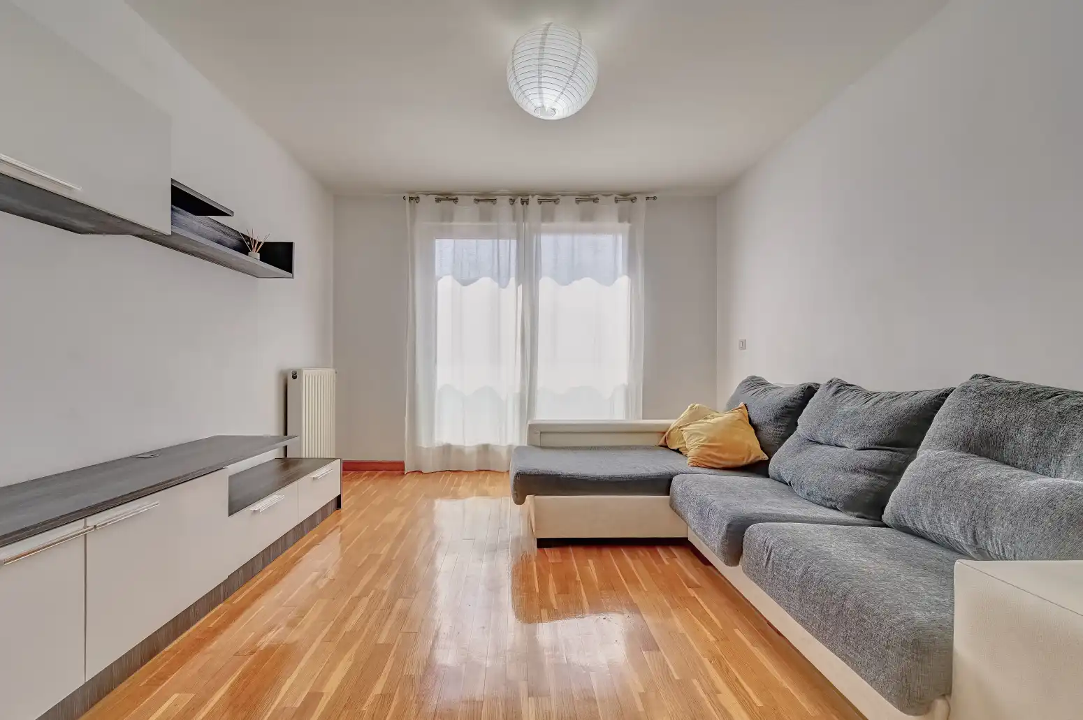 Sala d'estar de Pis en venda en  Pamplona / Iruña amb Calefacció i Traster