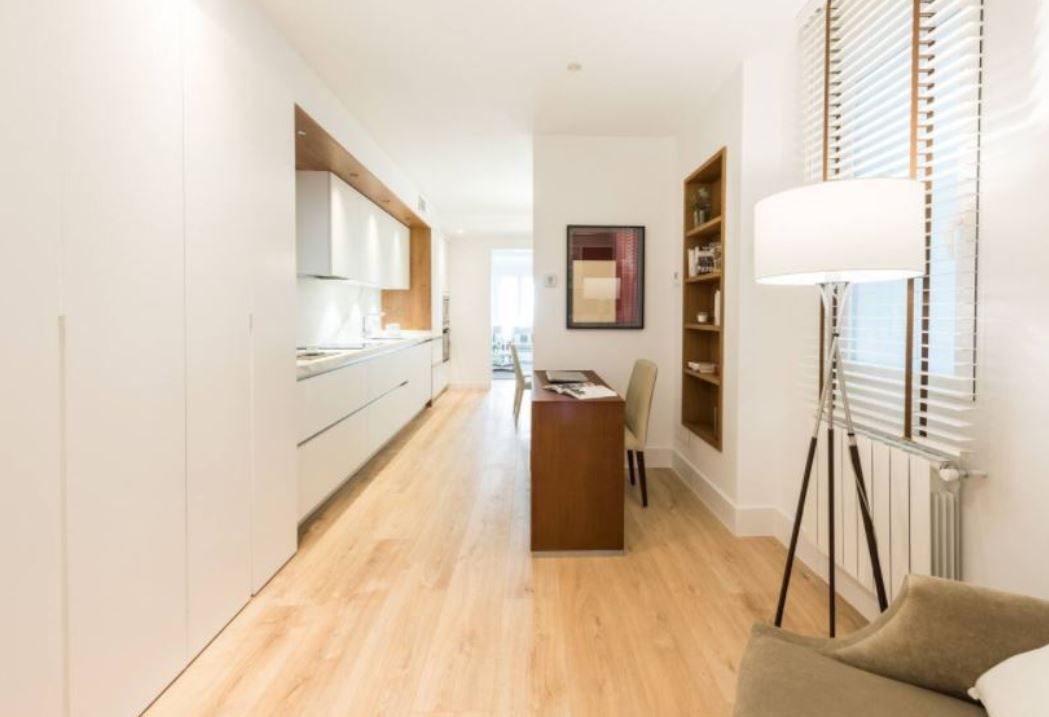 Cuina de Pis de lloguer en Sitges amb Aire condicionat, Moblat i TV