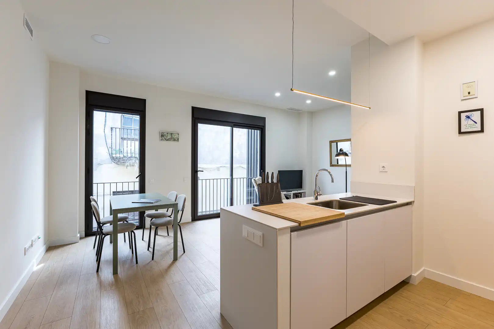 Kitchen of Apartments for sale in Vilanova i la Geltrú  with Air Conditioner, Heating and Storage room