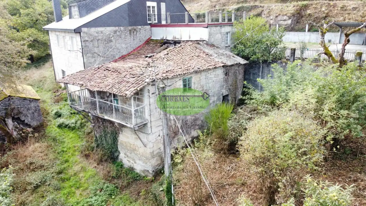Casa con jardín en venta en Carballedo