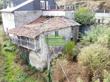 Casa amb jardí en venda a Carballedo