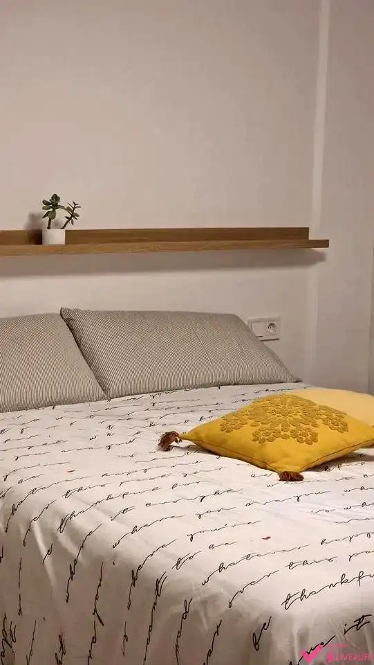 Dormitori de Pis de lloguer en Valencia amb Terrassa, Moblat i Es permeten mascotes
