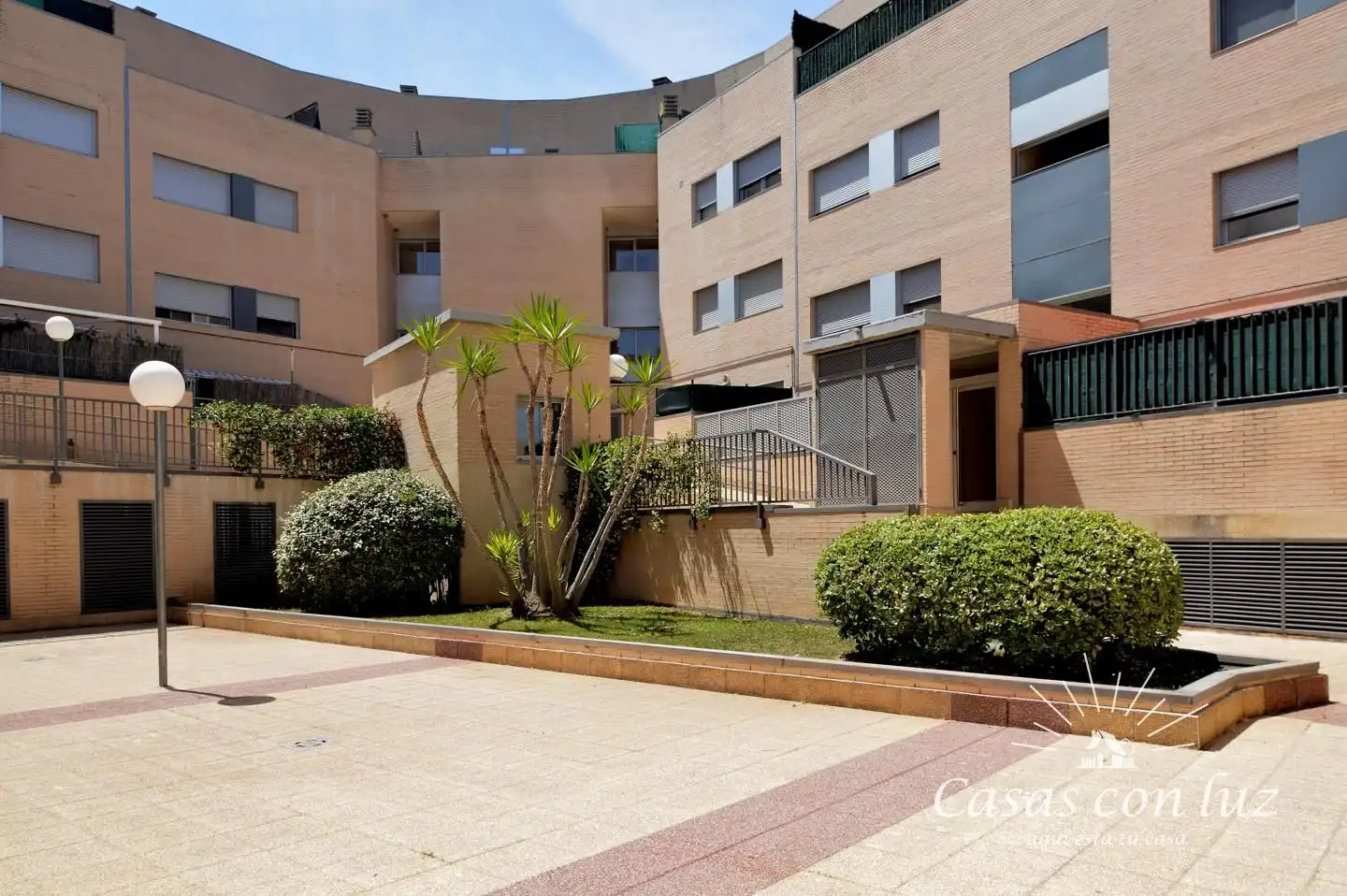 Vista exterior de Dúplex en venda en Cadrete amb Aire condicionat, Calefacció i Terrassa