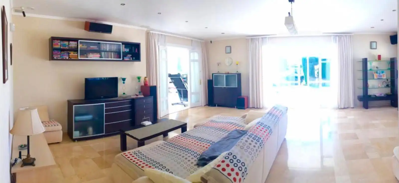 Chalet con piscina en venta en Elviria - Cabopino, imagen 3