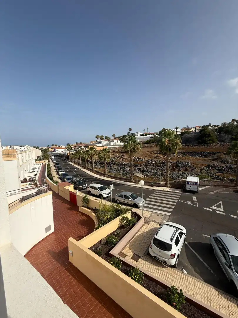 Vista exterior de Ático en venta en Adeje con Terraza, Trastero y Piscina comunitaria