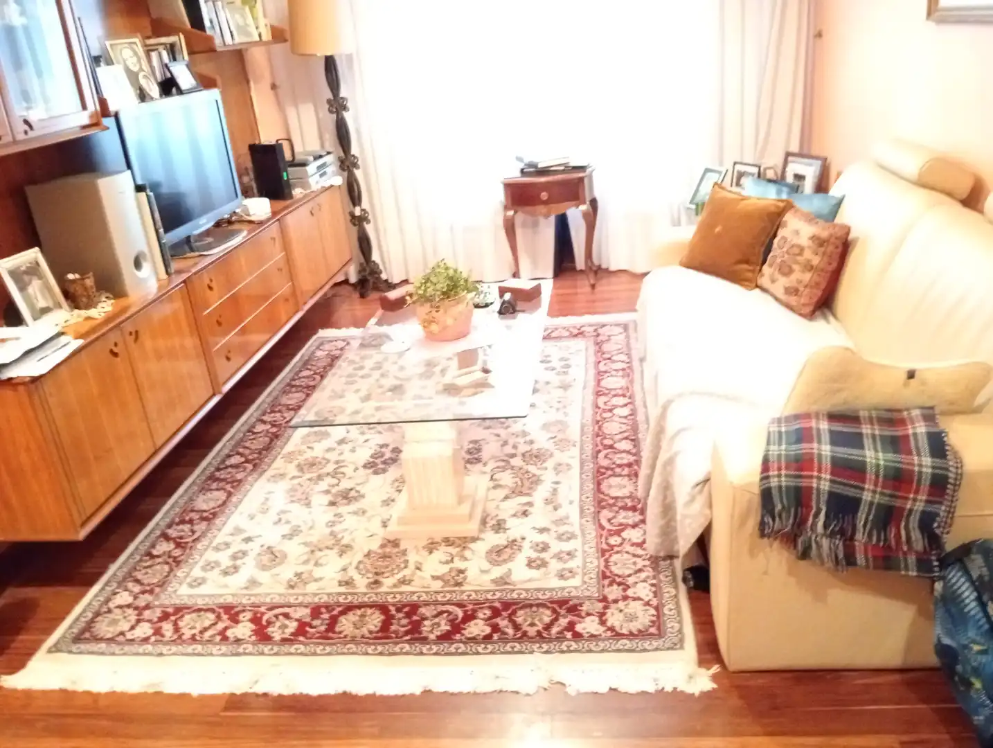 Living room of Flat for sale in Bilbao   with Heating, Terrace and Furnished