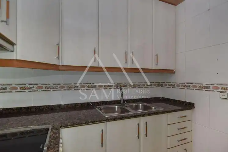 Flat for sale in Llefià