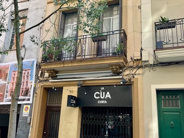 Chalet con balcón en venta en Carrer de Galileu