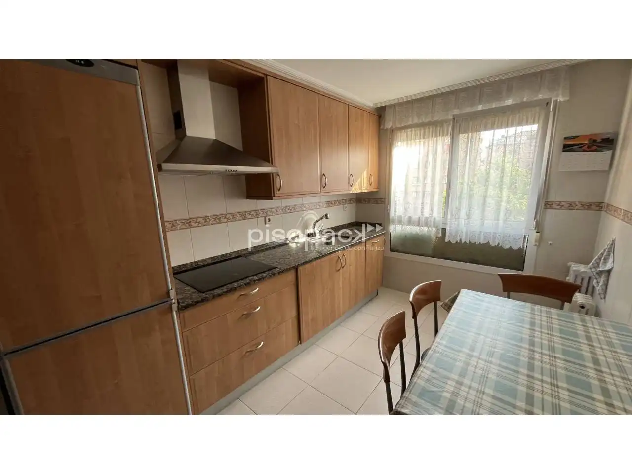 Cocina de Piso en venta en  Pamplona / Iruña con Calefacción y Alarma