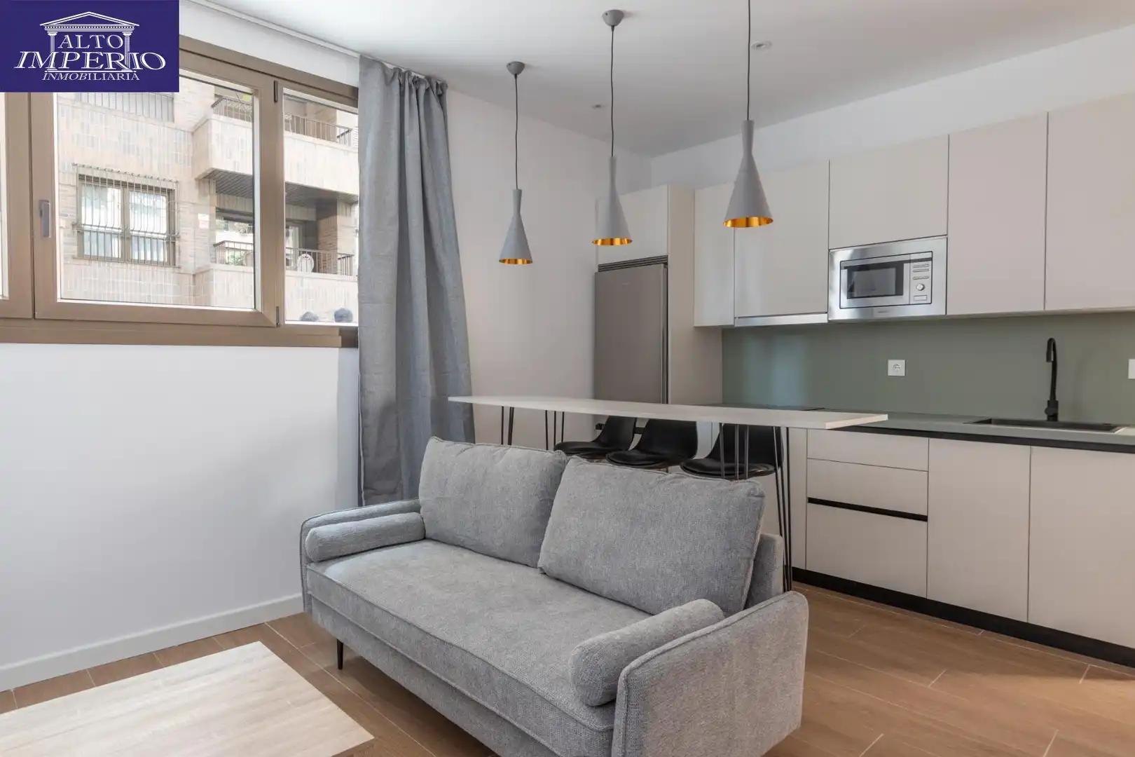 Apartament amb piscina en venda a Avenida DIVINA PASTORA 9