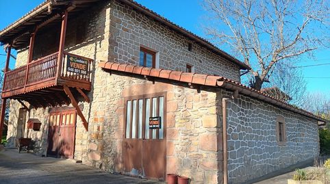 Venta Casa de Piedra con terreno en Artzentales