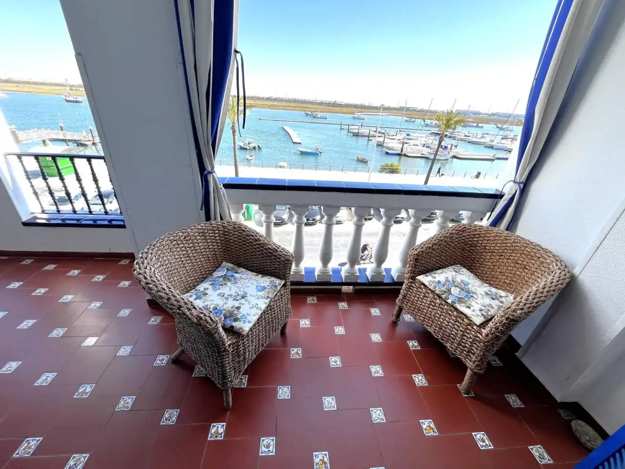 Flat with terrace for sale in Paseo Ría