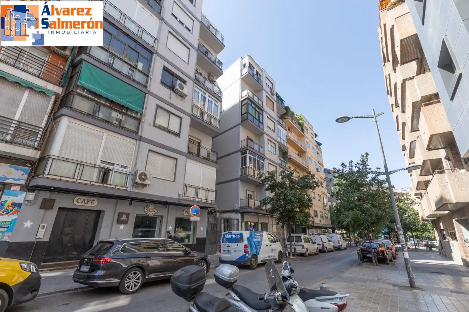 Exterior view of Flat for rent in Granada  with Air Conditioner and Furnished