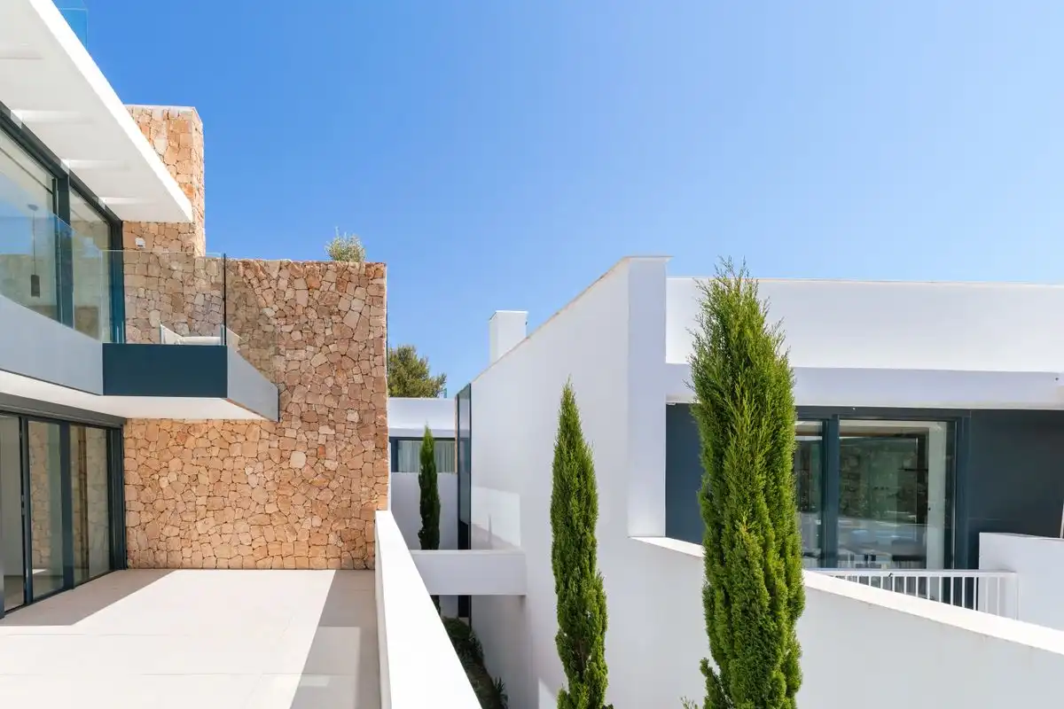 Casa aparellada amb terrassa en venda a Carrer de Ramon Muntaner