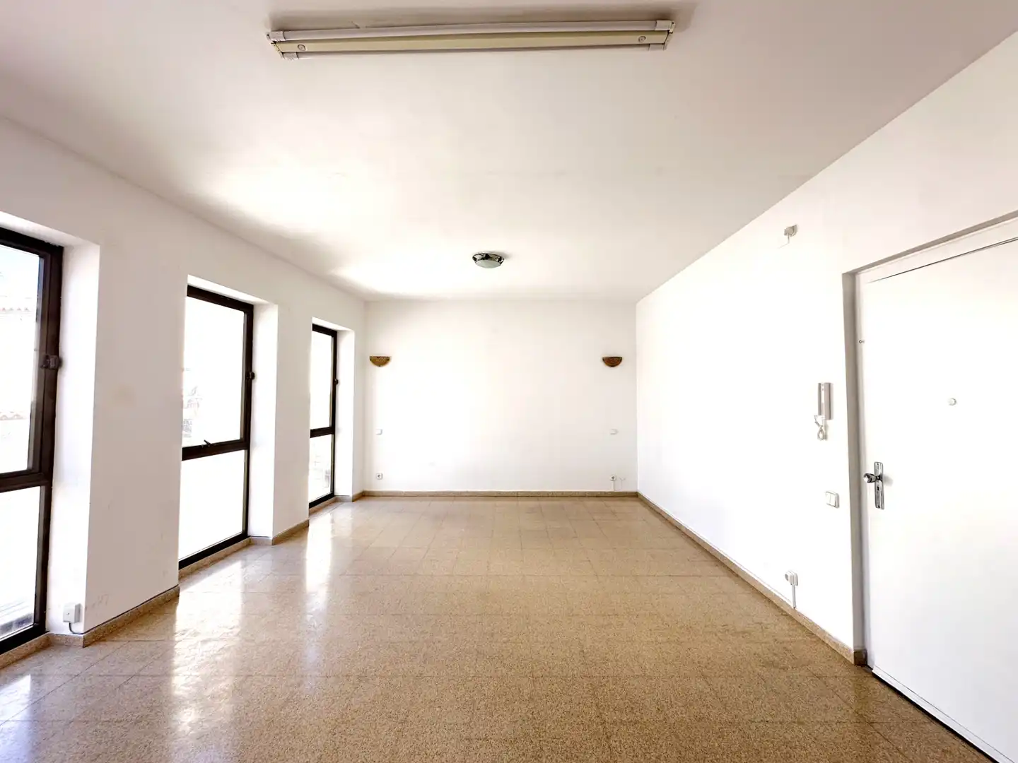 Wohnzimmer von Büro zur Miete in Badalona