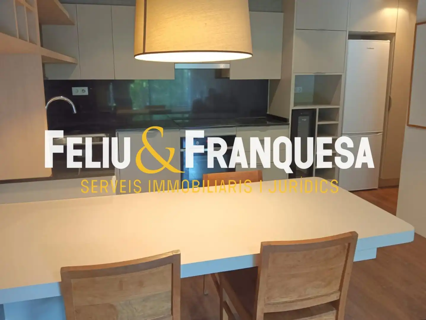 Piso en venta en Sabadell con Calefacción, Piscina y Amueblado
