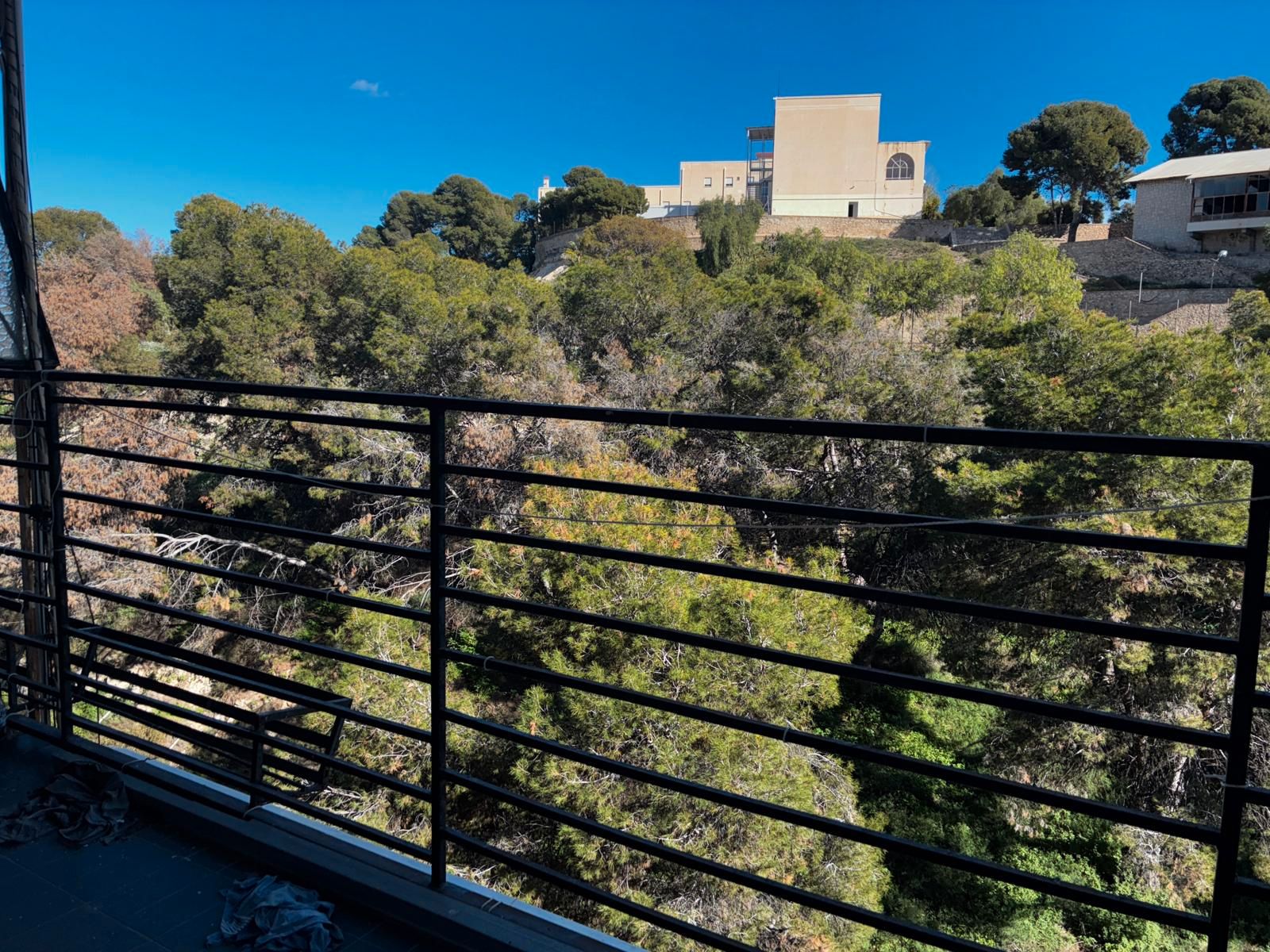 Außenansicht von Wohnung zum Verkauf in Alicante / Alacant mit Balkon und Alarm