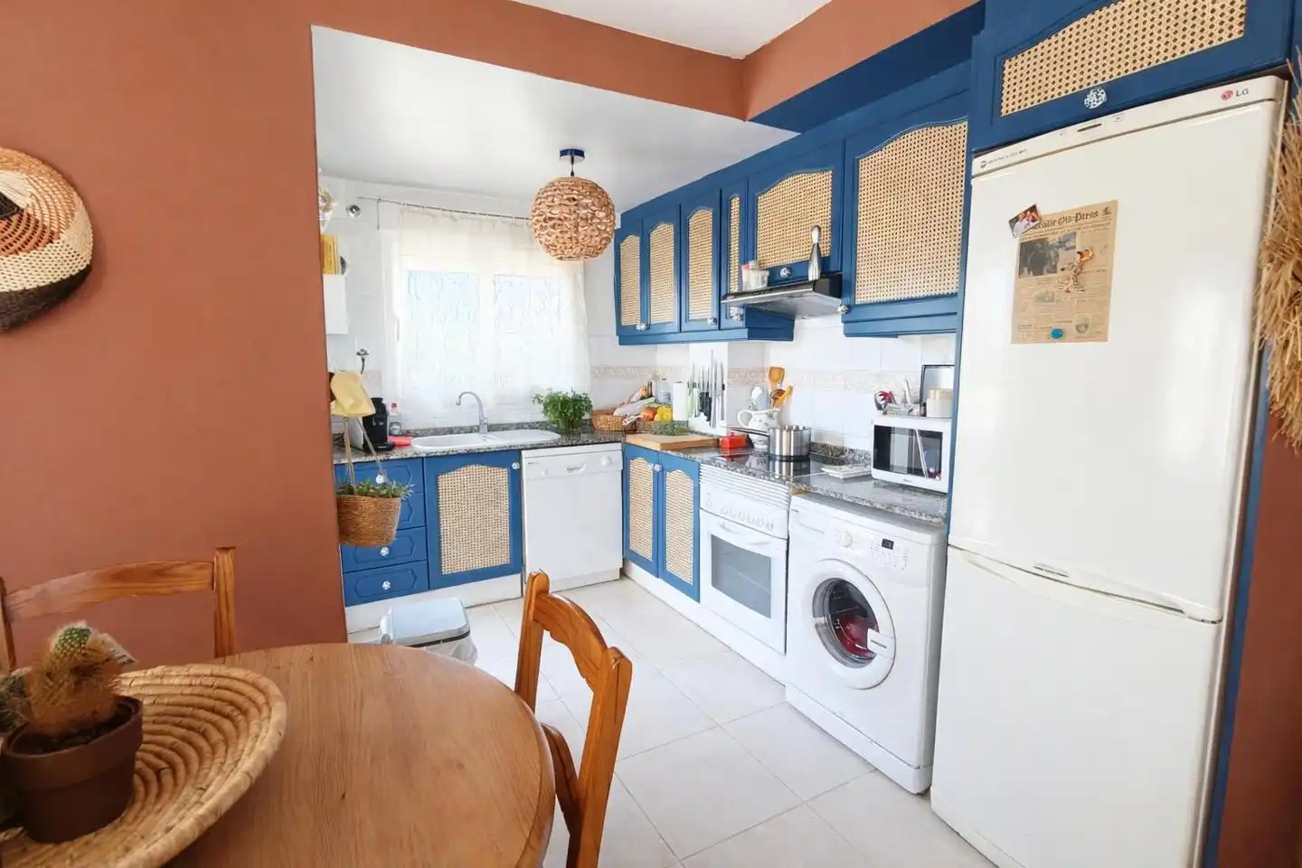 Cuina de Apartament en venda en Oliva amb Aire condicionat, Terrassa i Traster