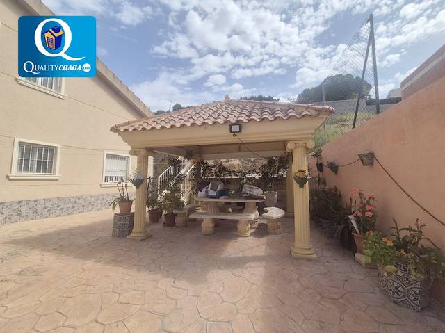 Casa-chalet en Venta en Vistahermosa